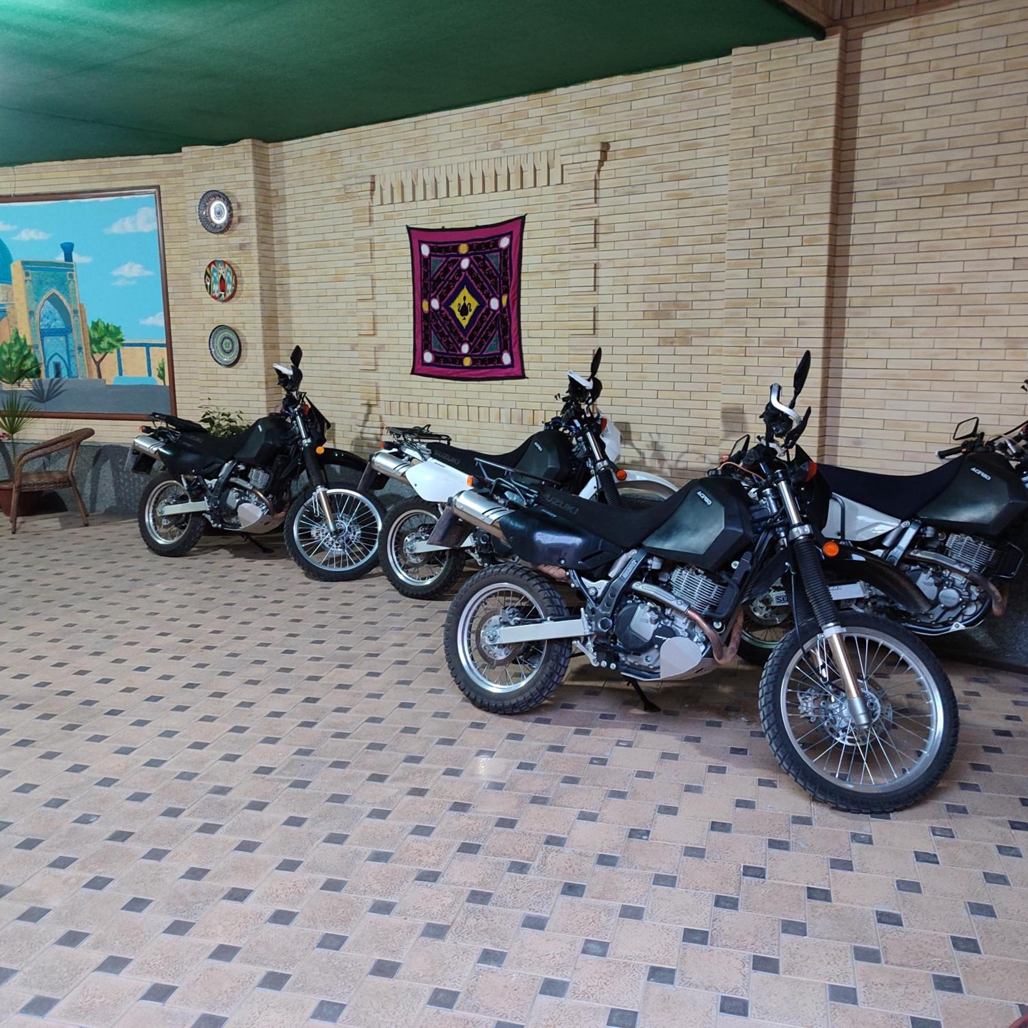 Hotel Mehribon Samarkand Esterno foto
